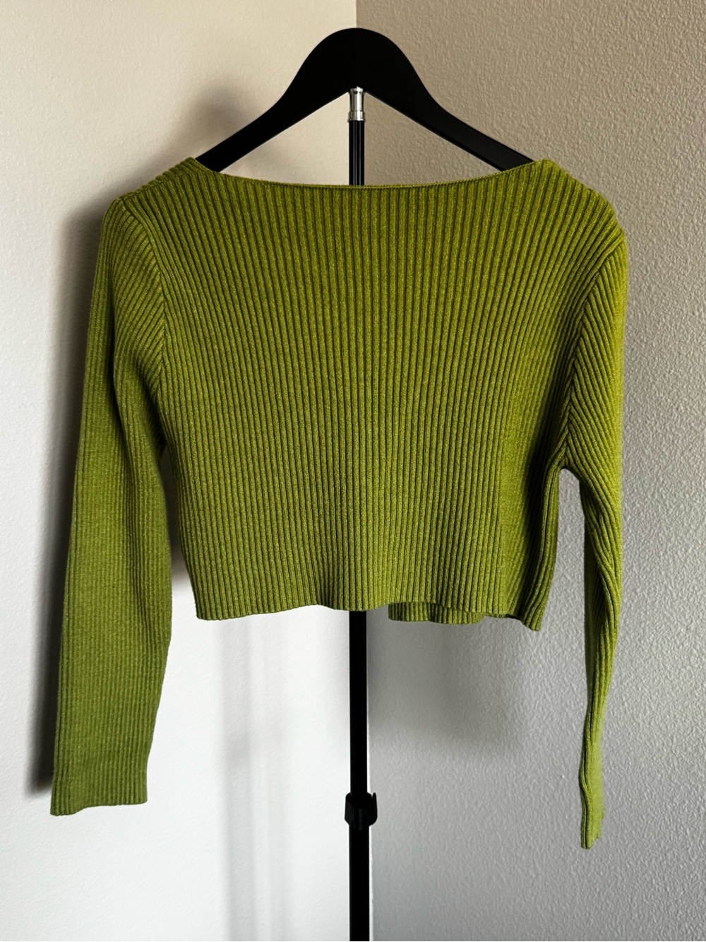 Long-Sleeve Ribbed Tie-Front Crop Top in Green - Picture 2 of 2